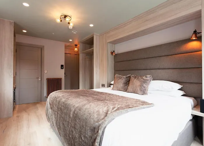 Clarendon Suites
